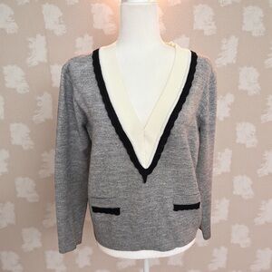 Worn once grey 🩶 v neck sweater with white and black crochet detail 🤍🖤 large